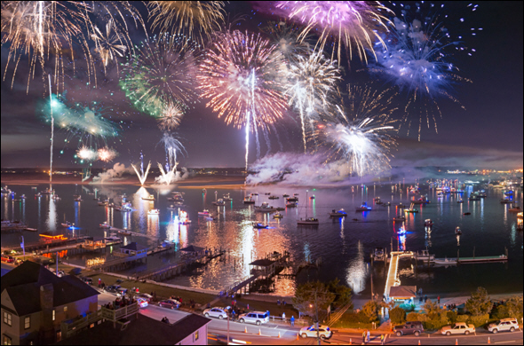 North Carolina Holiday Flotilla and Fireworks (Courtesy of Ned Leary Photography)