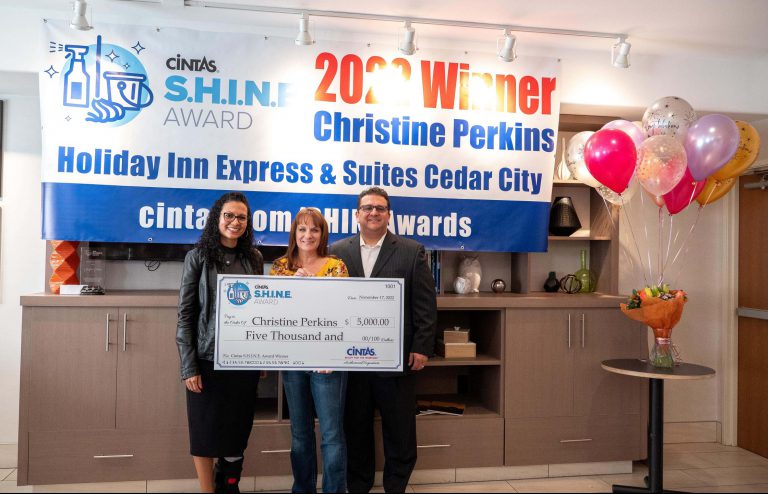 2022 Cintas S.H.I.N.E. Award Honors Housekeepers Who Go Above and Beyond