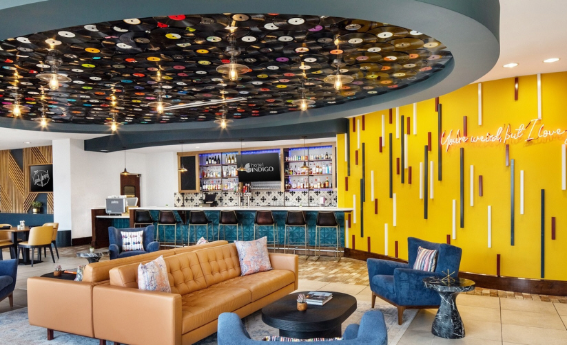 Lady Bid Restaurant + Bar - Hotel Indigo Austin Downtown - University